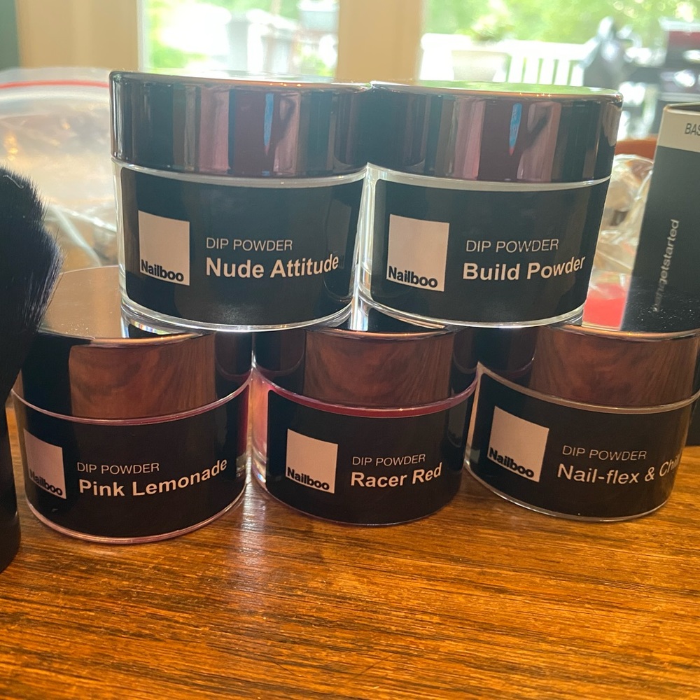 Entire Nailboo Kit. 4 colors, brush, soak off tub and remover clips. $35 OBO